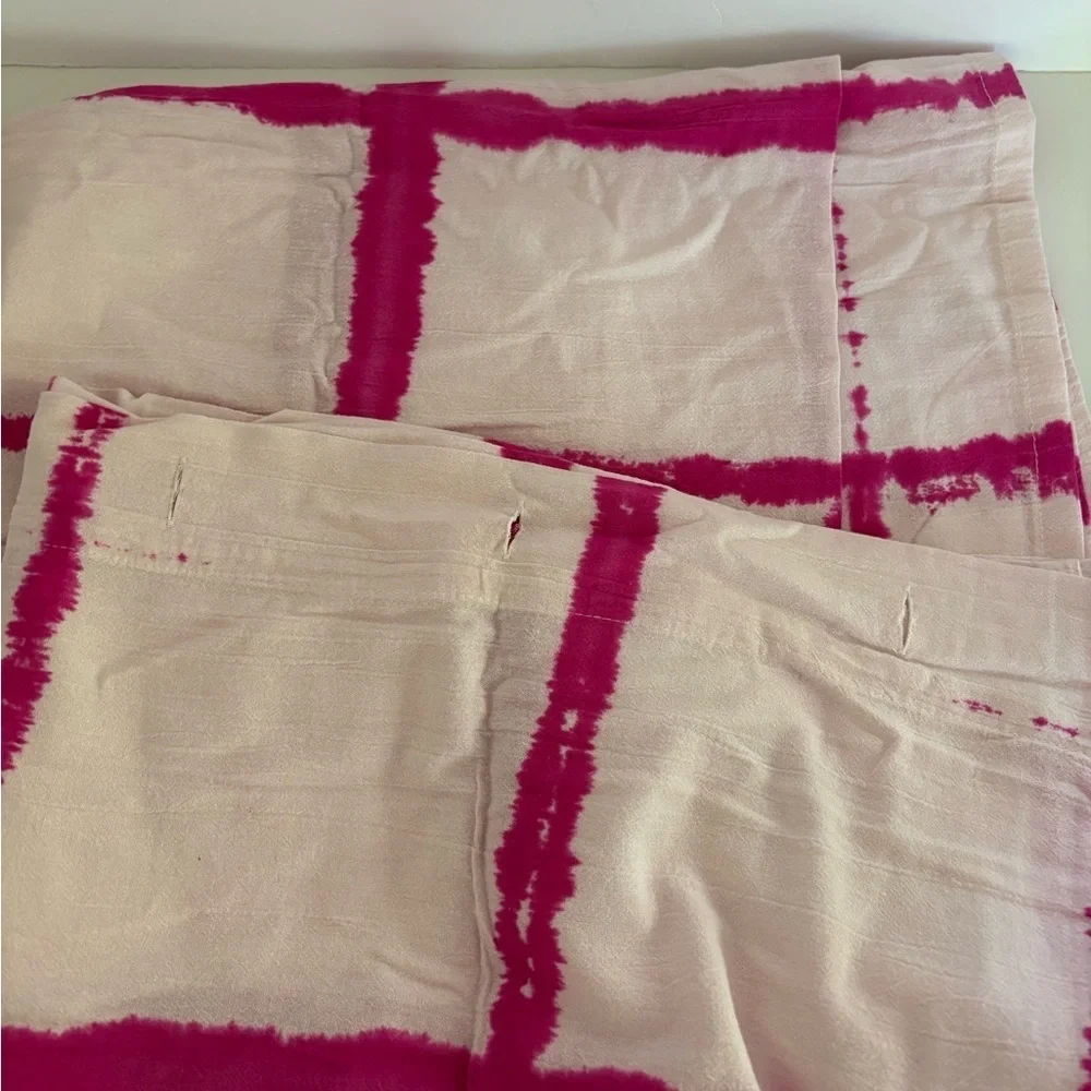 NWOT Urban Outfitters Libby Grid-Dye Shower Curtain